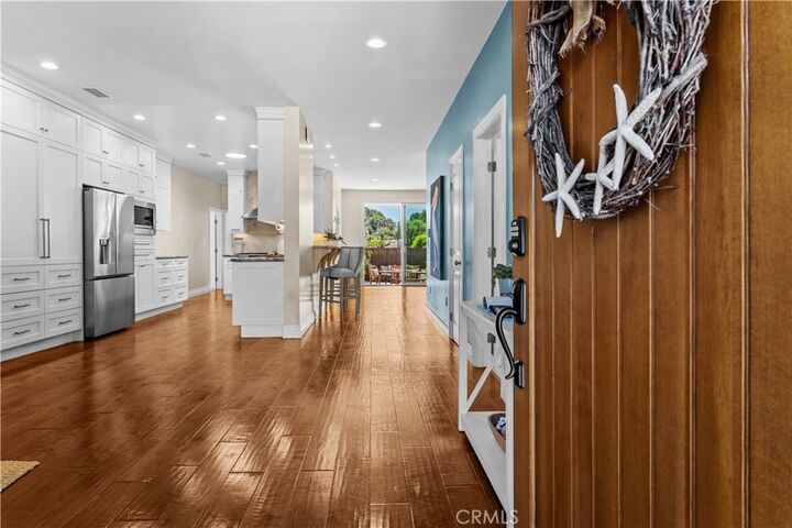 Property Photo:  526 E Maple  CA 90245 