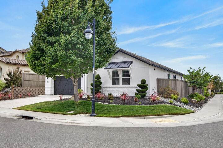 Property Photo:  700 Gentle Breeze Way  CA 95765 