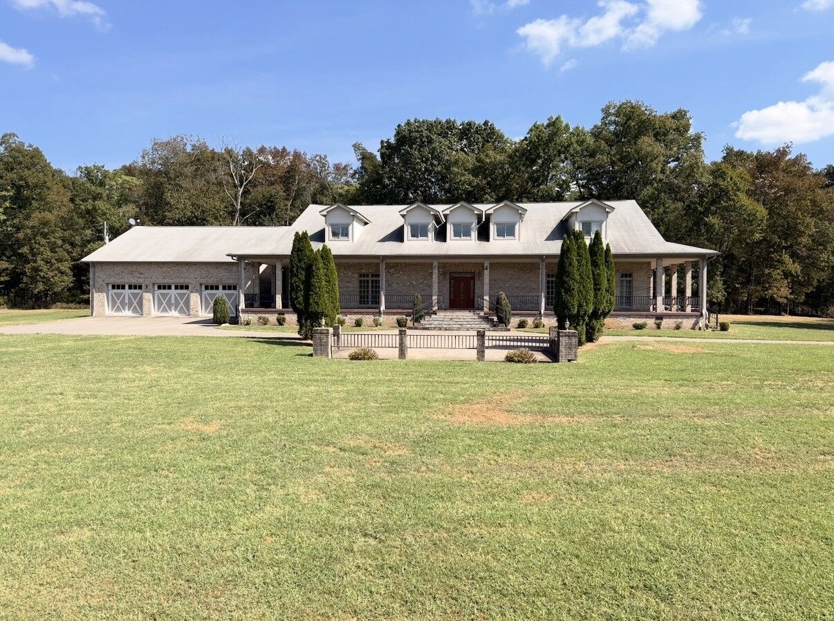 Property Photo: 2100 Corinth Rd TN 37122