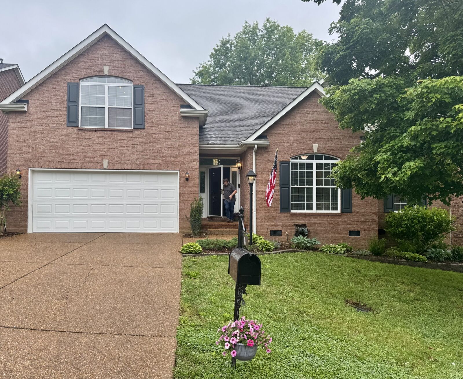 Property Photo:  704 Sherbrooke Ct  TN 37211 