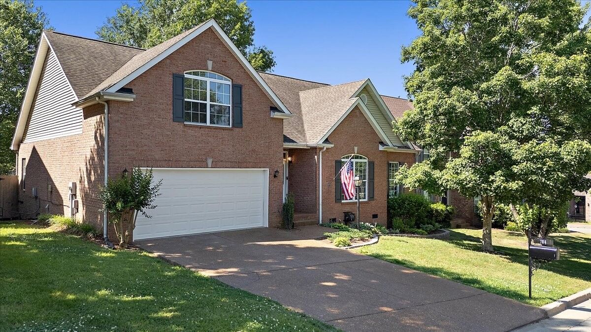 Property Photo:  704 Sherbrooke Ct  TN 37211 
