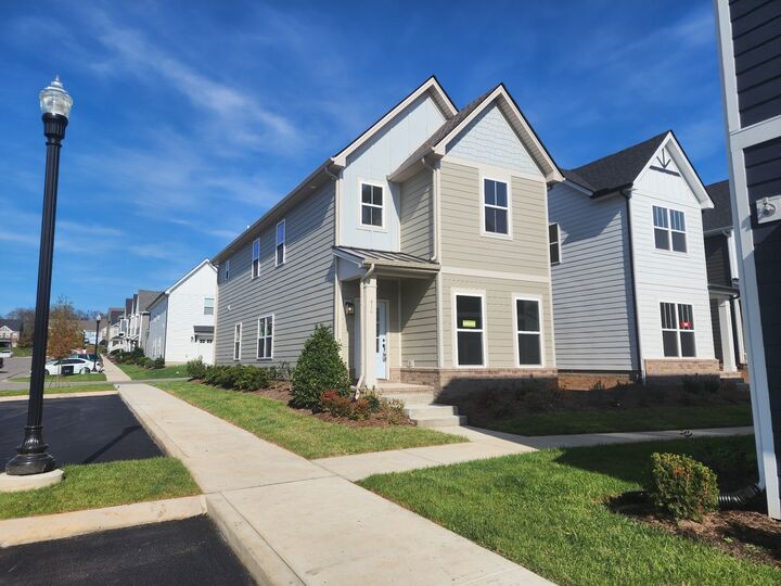 Property Photo:  416 Queen Ln  TN 37066 
