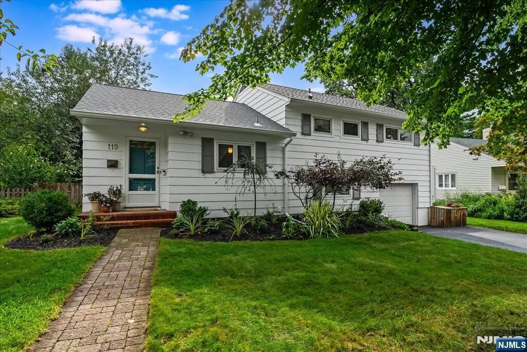 Property Photo:  119 Squire Hill Road  NJ 07043 