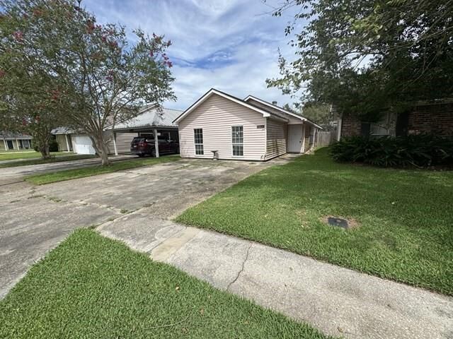 Property Photo: 2014 E Parlange Street LA 70737