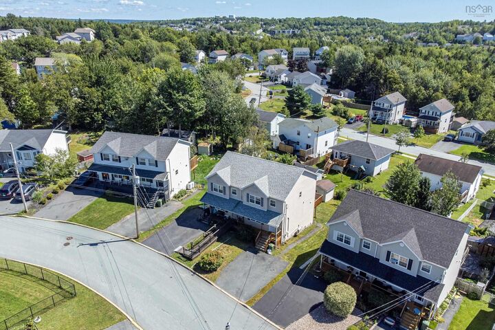 Property Photo:  31 Hewer Crescent  NS B4E 3E4 
