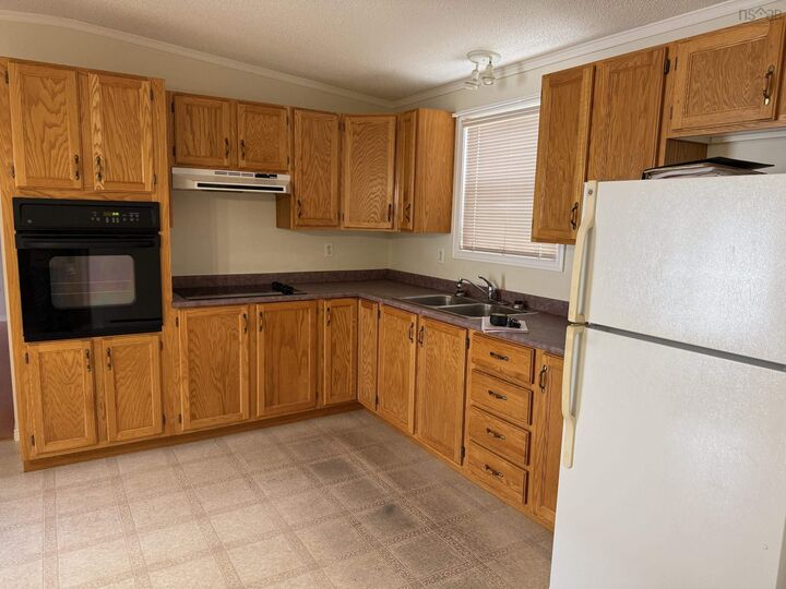 Property Photo:  4 Belmont Drive  NS B4V 4E5 