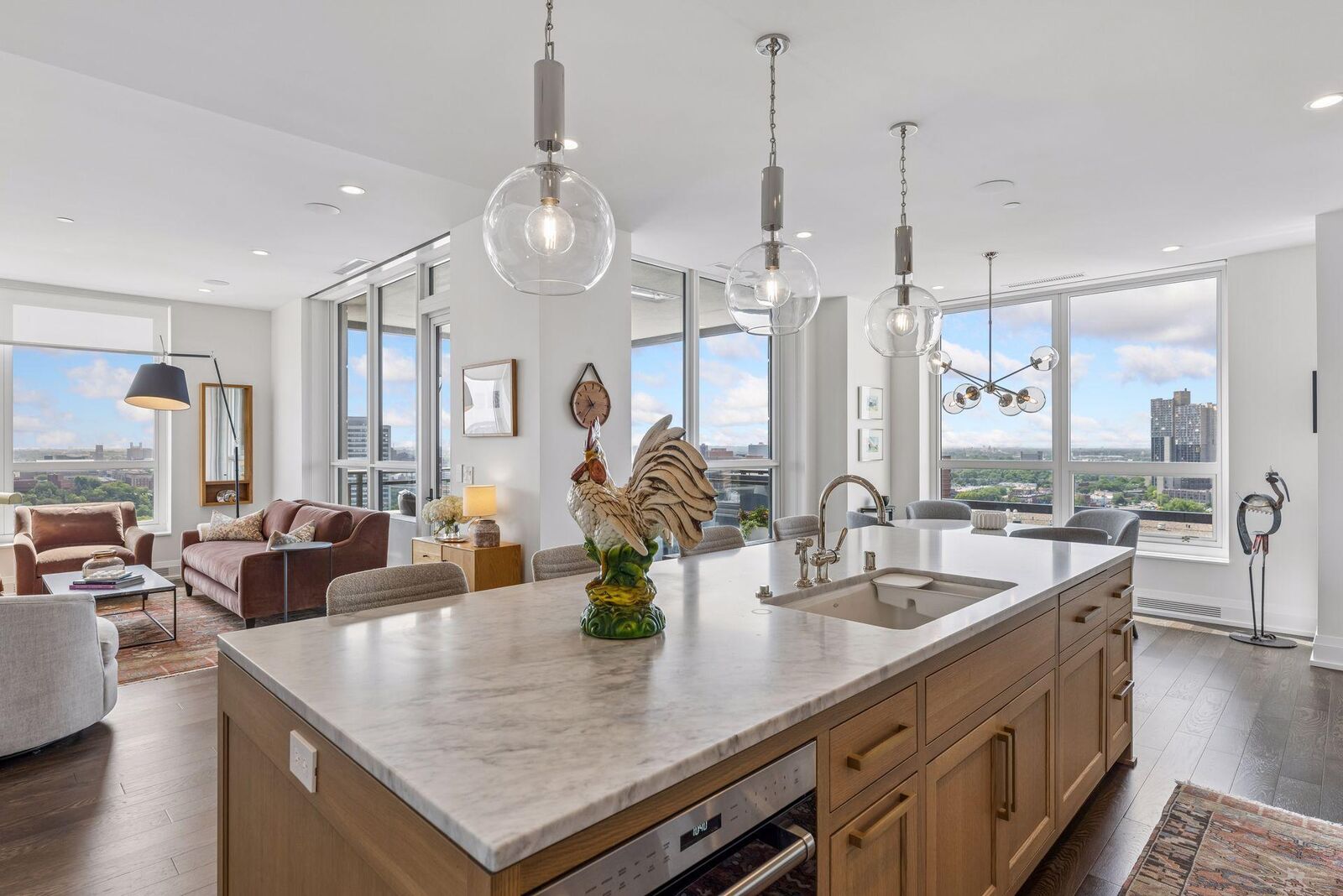 Property Photo: 1111 W River Parkway 18D MN 55415