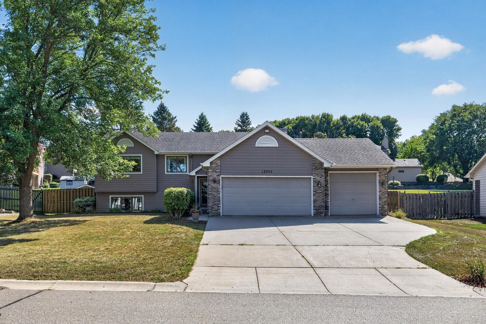 Property Photo: 13755 94th Avenue N MN 55369