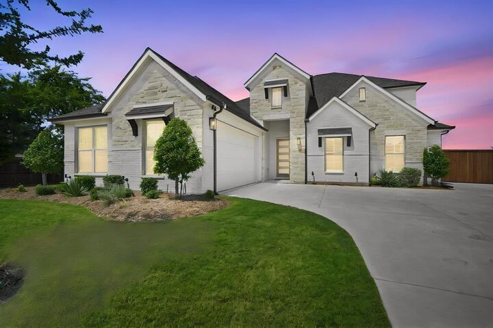 Property Photo:  801 Brandi Ridge Drive  TX 76065 