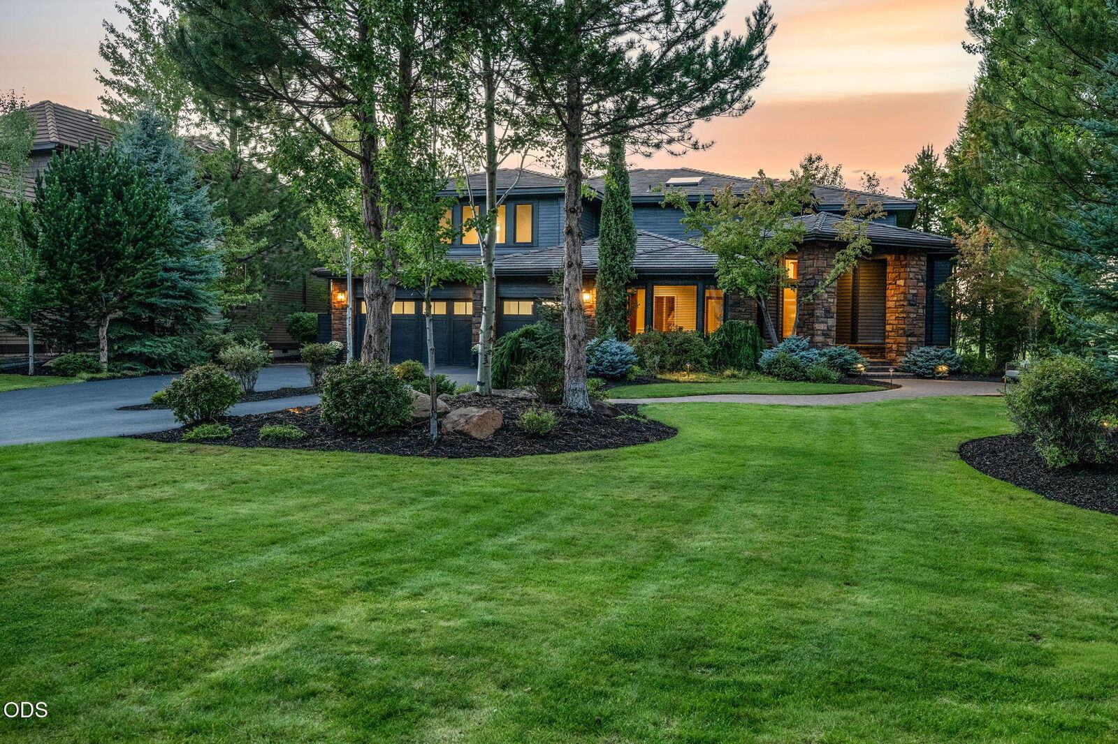 Property Photo:  19275 Green Lakes Loop  OR 97702 