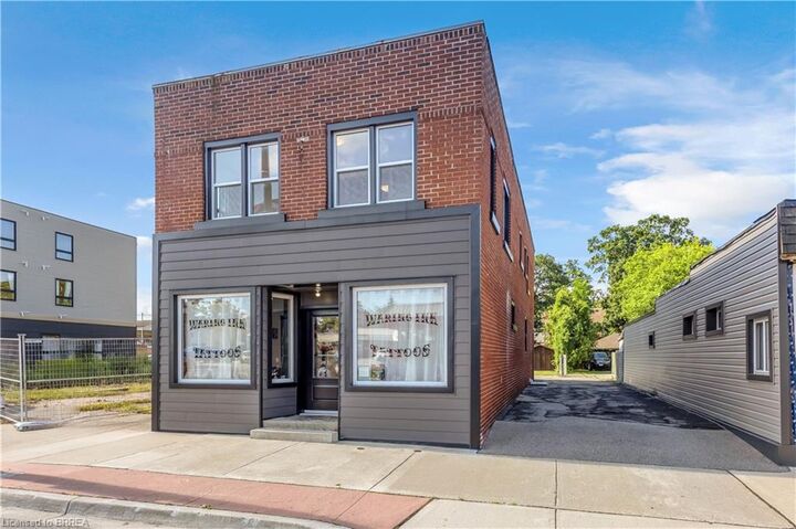 Property Photo:  136 King Street  ON N4B 1X8 