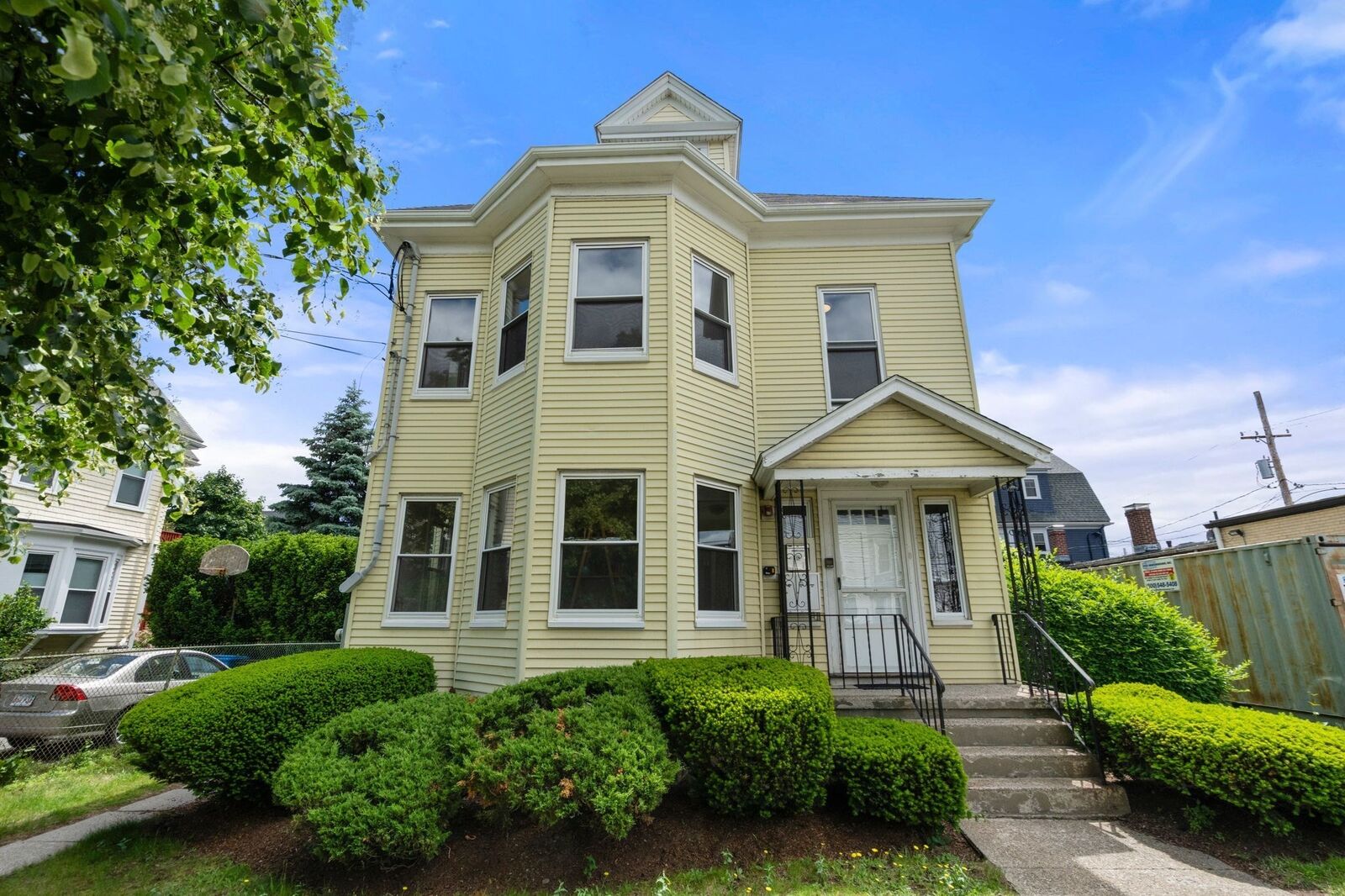 Property Photo:  5 Marlboro St  MA 02478 
