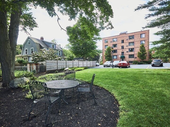 Property Photo:  128 Pleasant St 201  MA 02476 