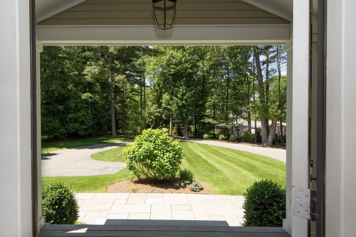 Property Photo: 476 King St 476 MA 02025