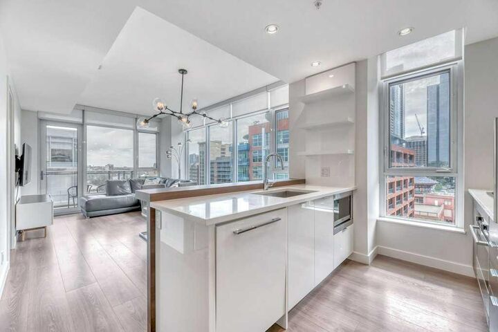 Photo de la propriété:  108 Waterfront Court SW 908  AB T2P 1K7 