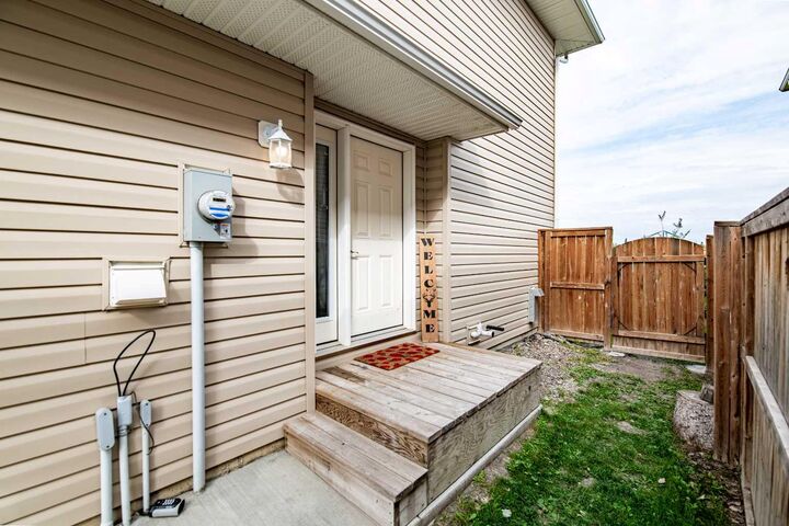 Property Photo:  78 Sandpiper Drive  AB T0M 0W0 