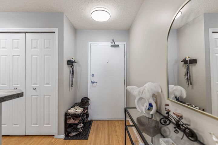 Property Photo: 700 Willowbrook Road NW 2106 AB T2B 0L5