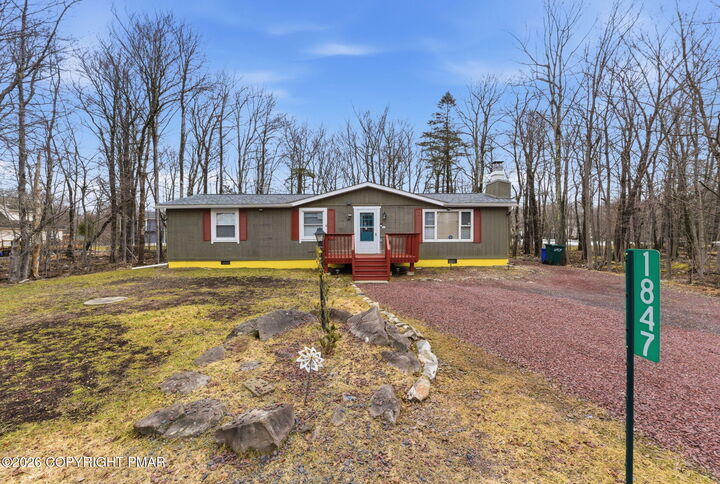 Property Photo: 1847 Shadyside Drive PA 18466