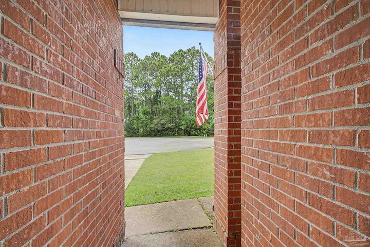 Property Photo: 6495 Heronwalk Dr FL 32563