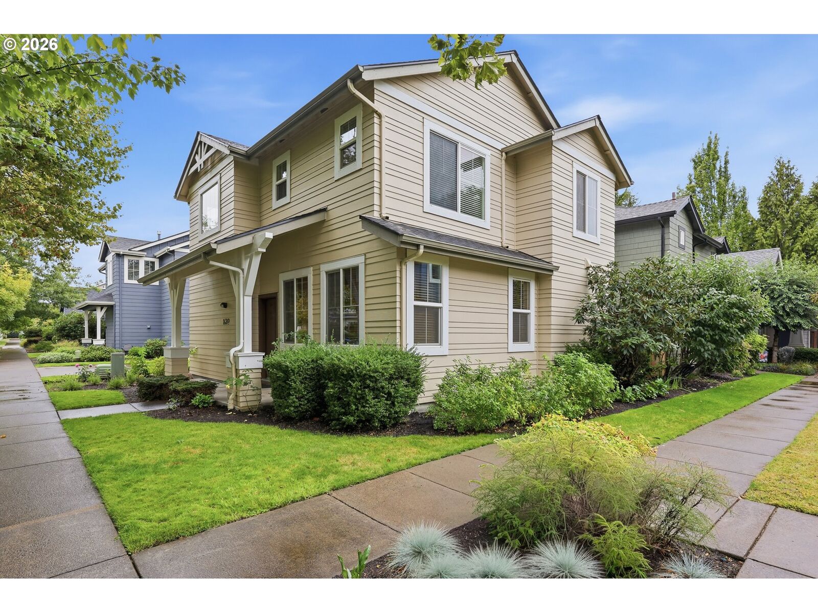 Property Photo:  1680 Riley Ln  OR 97402 