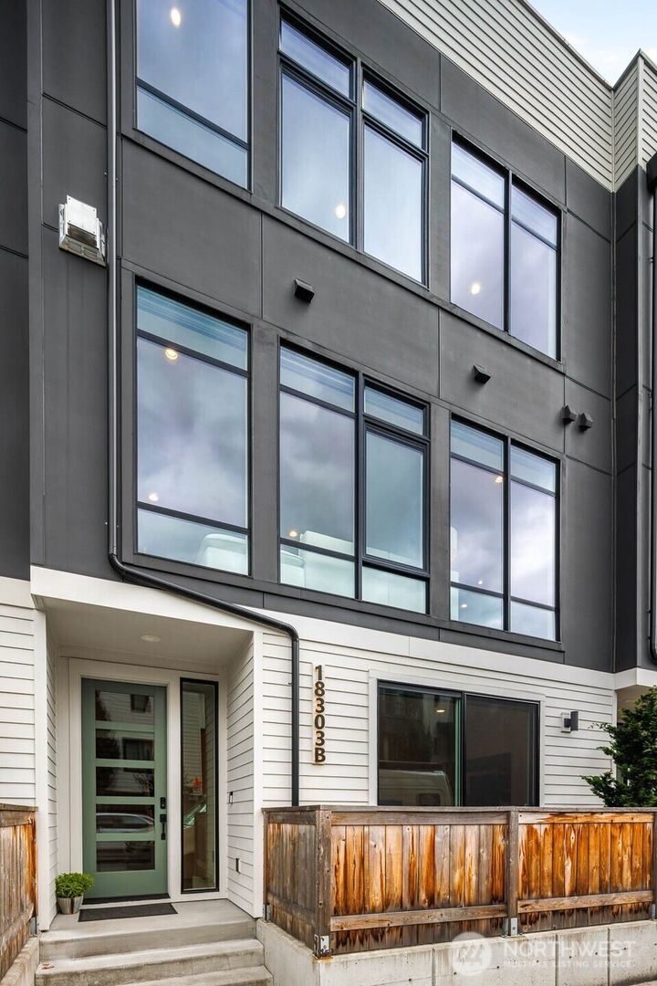 Property Photo: 18303 96th Avenue NE B WA 98011