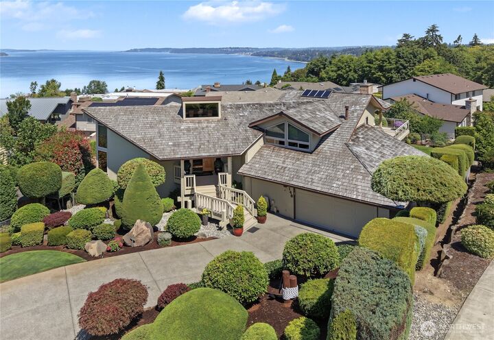 Property Photo:  148 S 295th Place S  WA 98003 