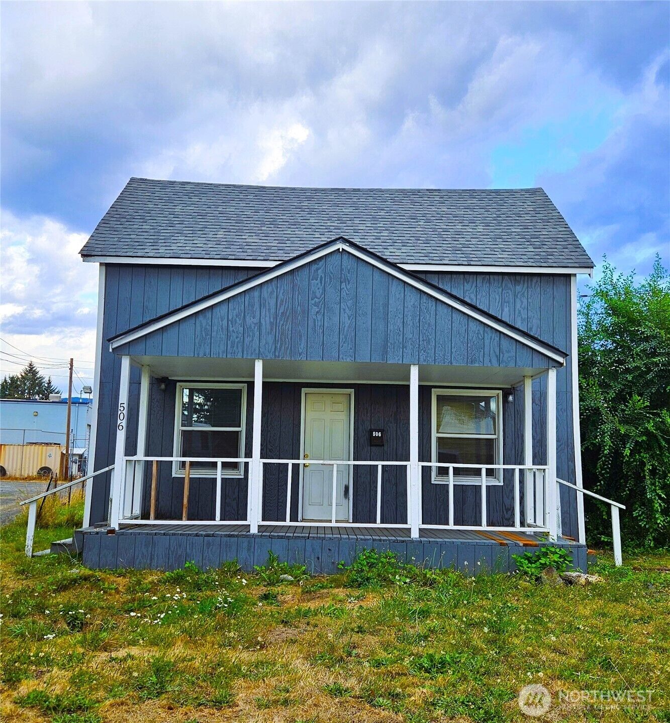 Property Photo:  506 S 6th Avenue  WA 98626 