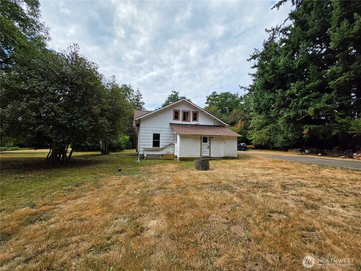 Property Photo: 4996 Northwest WA 98226