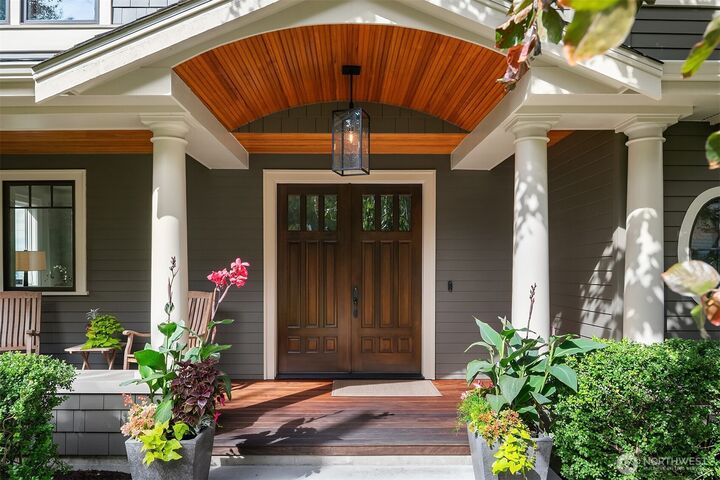 Property Photo: 3045 71st Avenue SE WA 98040