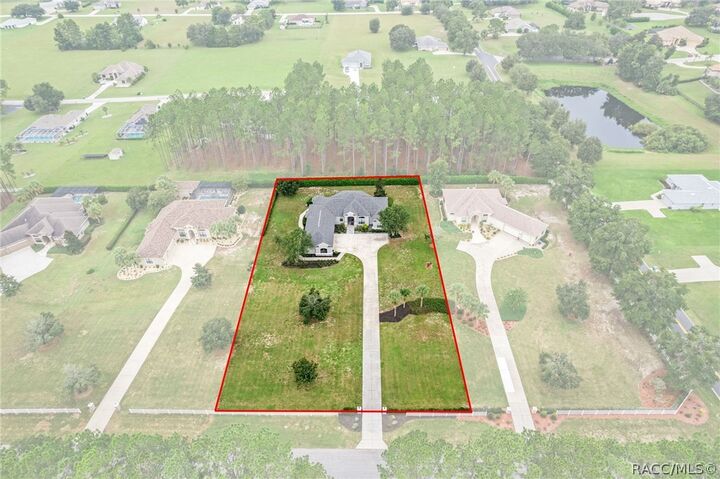Property Photo:  104 E Atlantic Street  FL 34442 