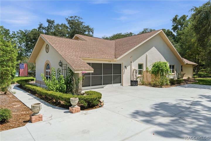 Property Photo:  1610 E Westgate Lane  FL 34442 