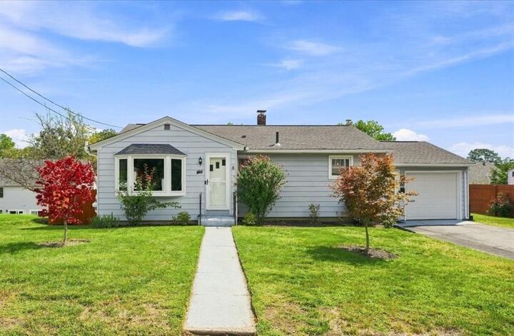 Property Photo:  156 Pawtuxet Terrace  RI 02893 
