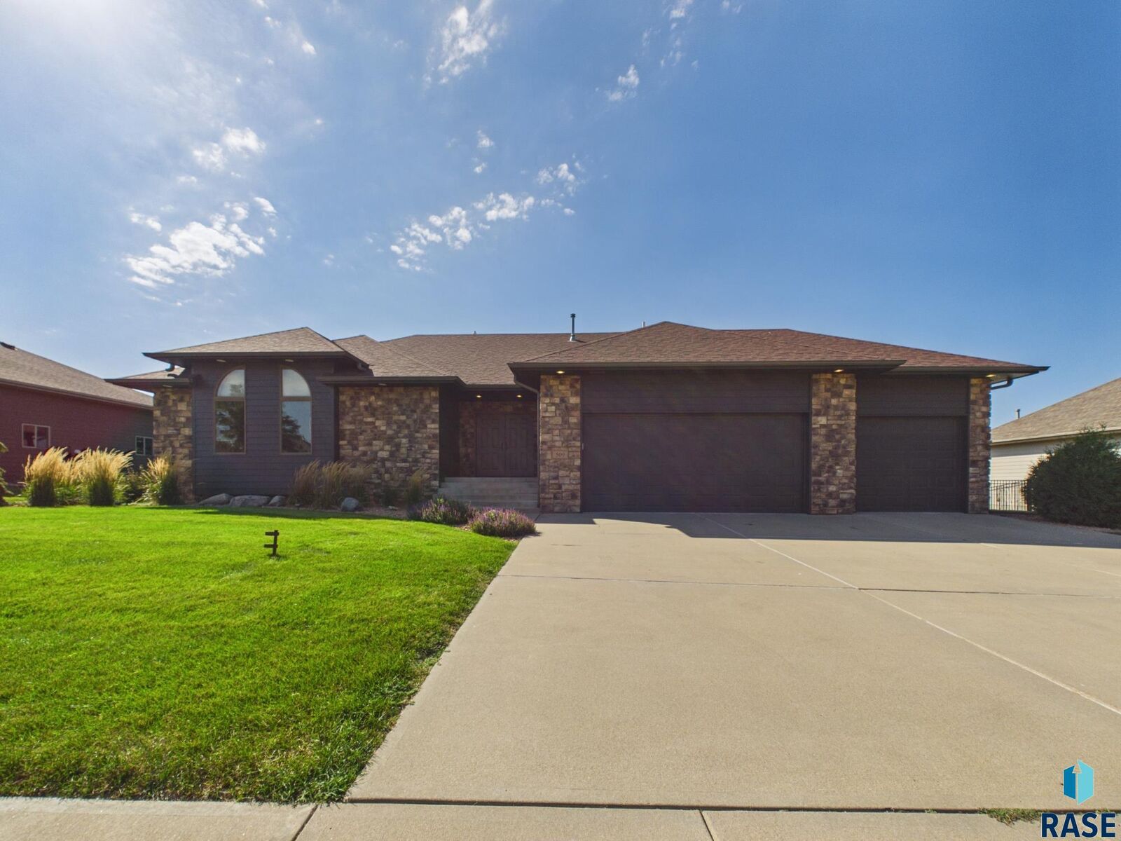 Property Photo:  509 S Horizon Cir  SD 57106 