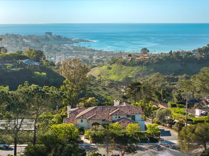 Property Photo:  8080 La Jolla Scenic Dr North  CA 92037 