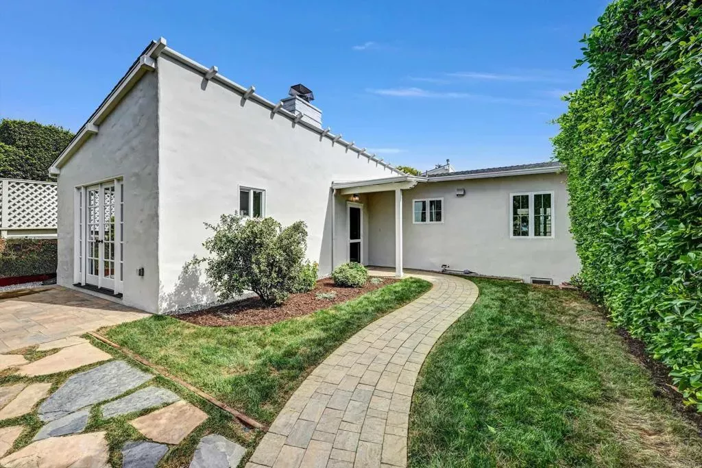 Property Photo: 325 13th Street CA 92014