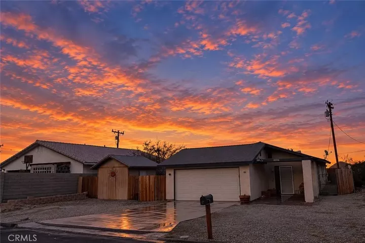 Property Photo:  22556 Parkmead  CA 92262 