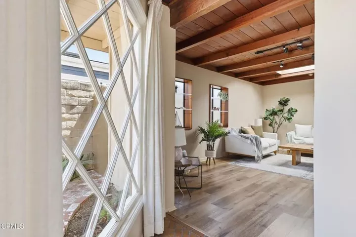 Property Photo: 1108 Winthrop Lane CA 93001