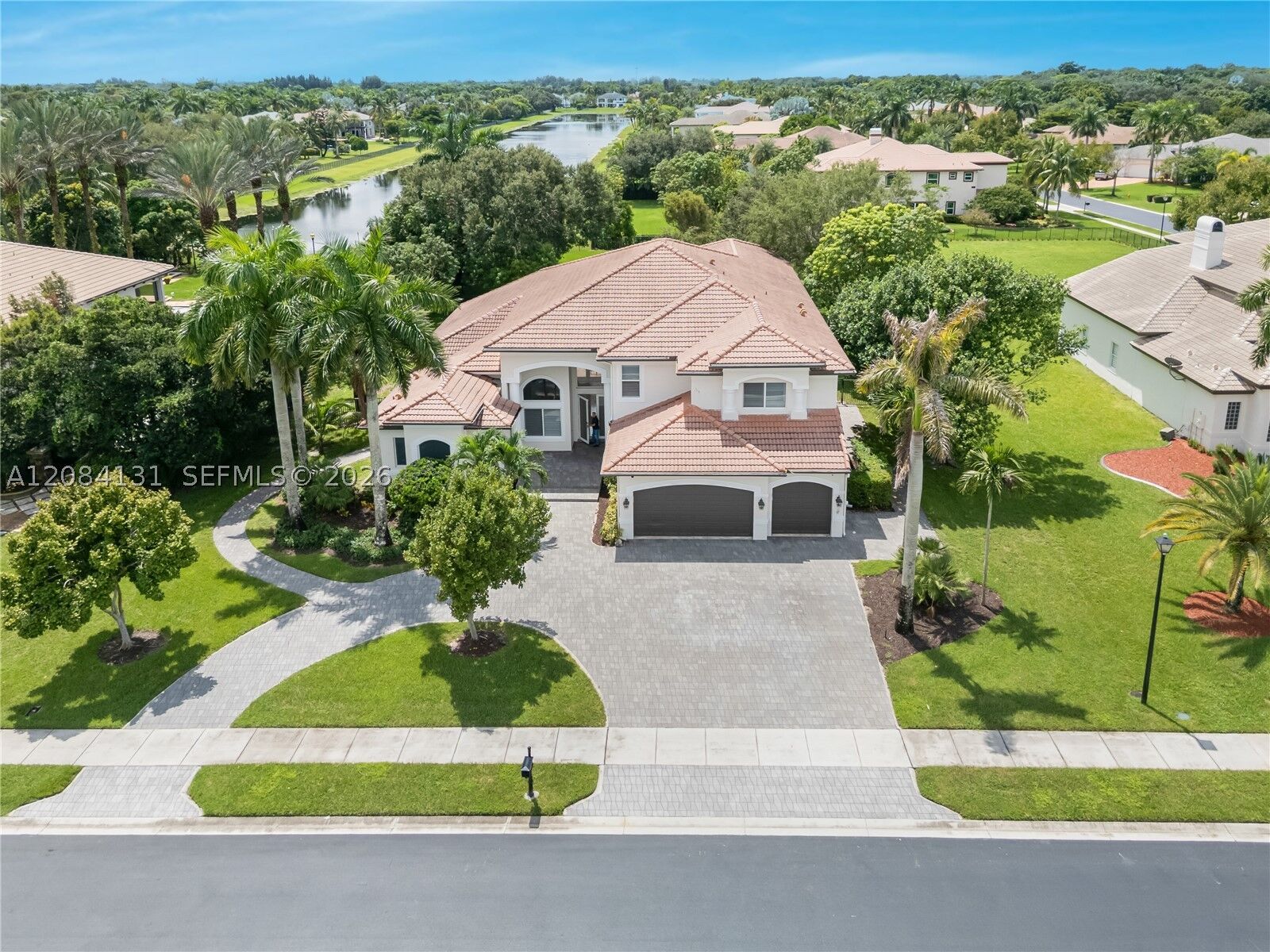Property Photo: 11406 Canyon Maple Blvd FL 33330
