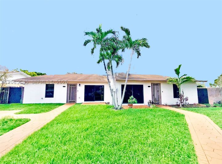 Property Photo:  2426 SW 109th Ct  FL 33165 