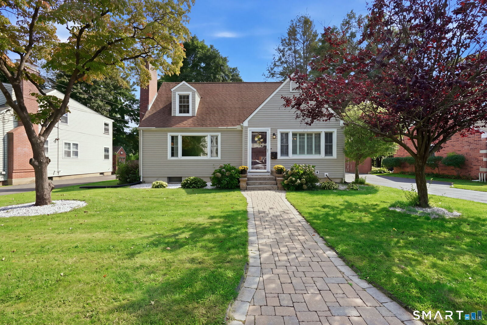 Property Photo:  218 Columbia Street  CT 06052 