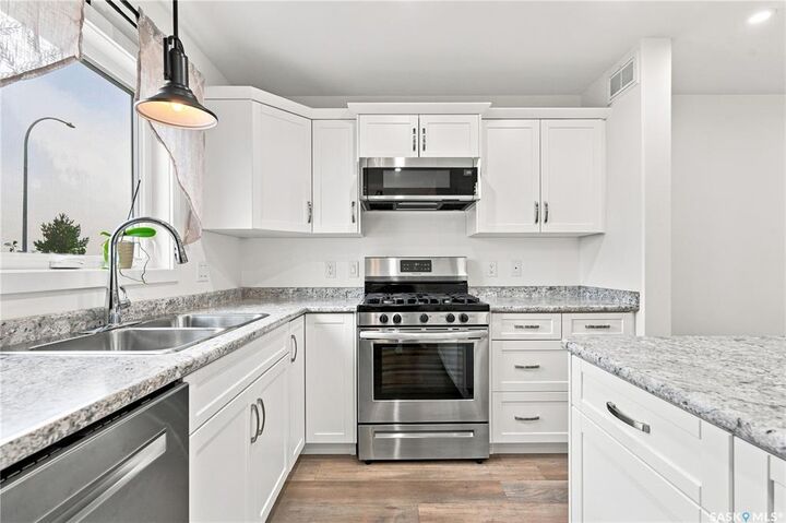 Property Photo:  119 Reddekopp Crescent  SK S0K 4S3 
