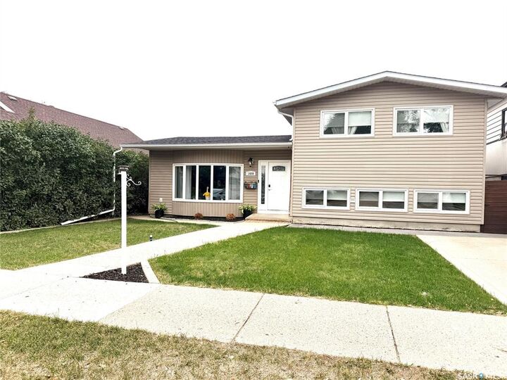 Property Photo:  1409 2nd Street S  SK S4A 0M5 