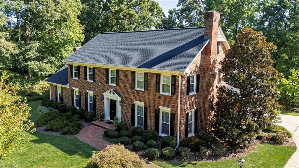 Property Photo: 5001 Edinborough Road NC 27406
