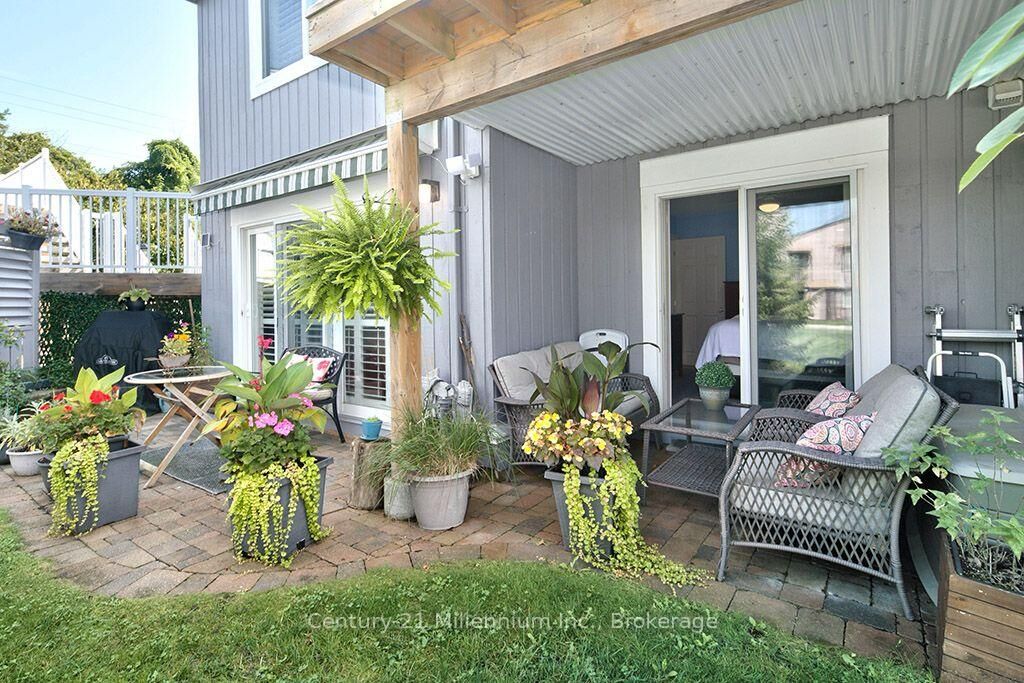 Property Photo: 19 Dawson Drive 68 ON L9Y 5B4