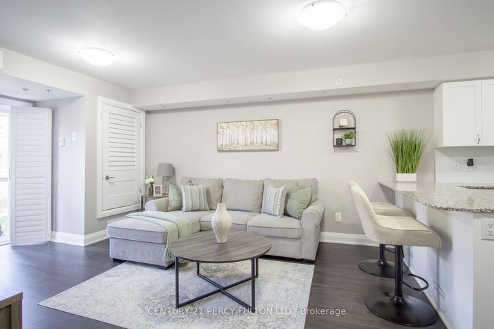 Property Photo:  481 Rupert Avenue 201  ON L4A 1Y7 