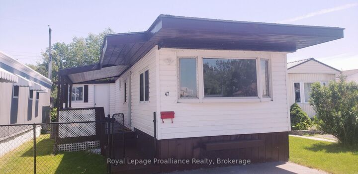 Property Photo: 311 Dundas Street E 47 ON K8V 3E5