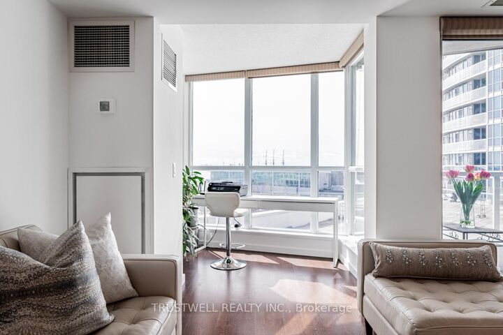 Property Photo:  208 Queens Quay W 511  ON M5J 2Y5 