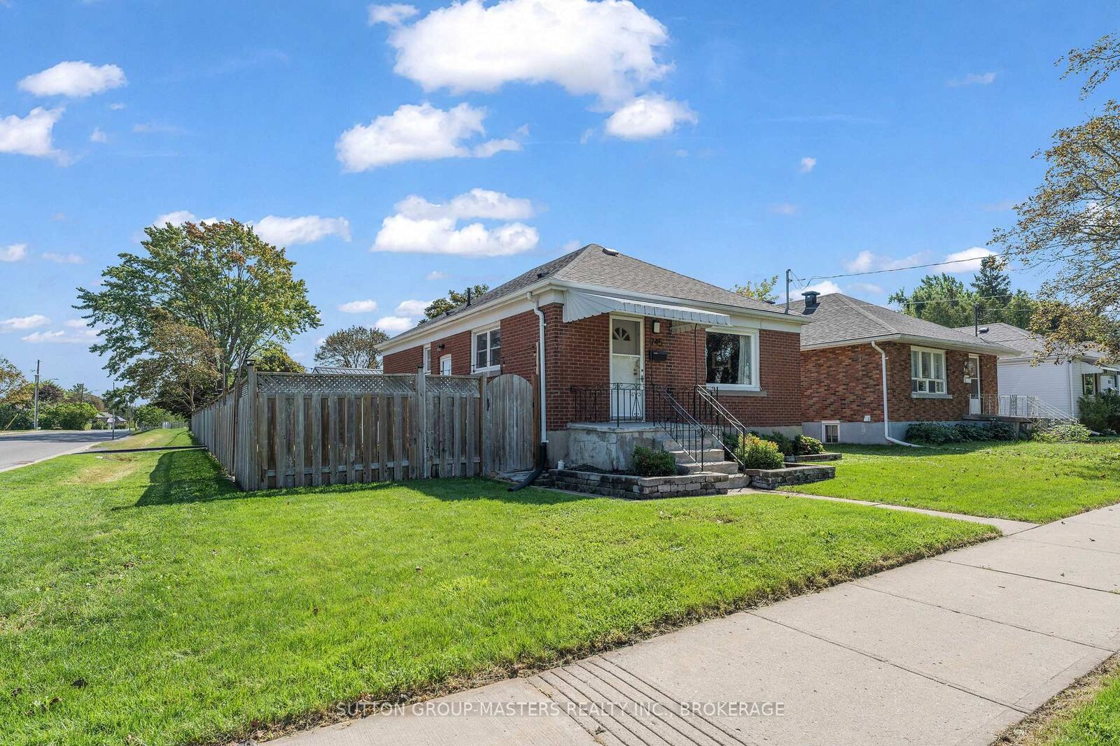 Property Photo: 945 Victoria Street ON K7K 4T9