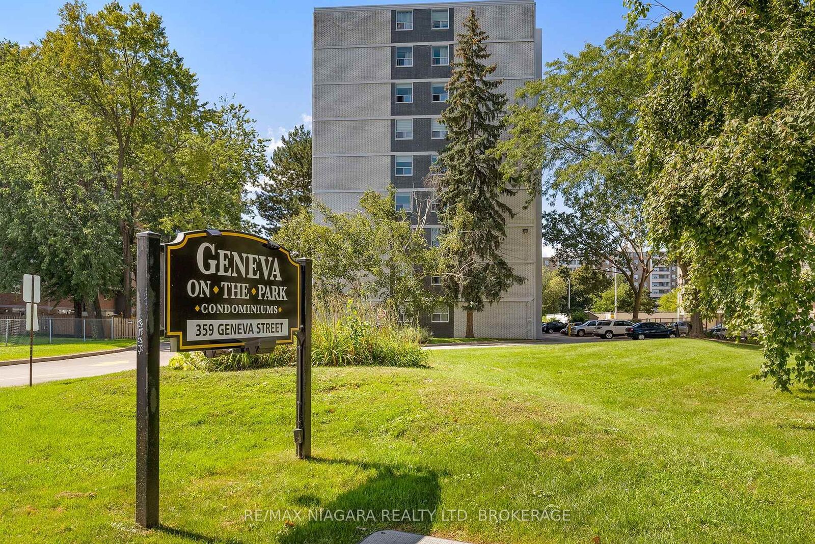 Property Photo:  359 Geneva Street 1002  ON L2N 2G5 