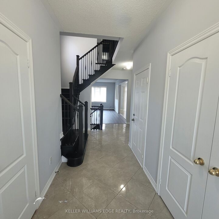 Property Photo:  5546 Oscar Peterson Boulevard  ON L5M 0V4 